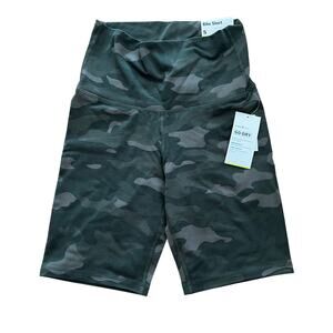 ❤️ 3/$25 NWT Old Navy Active Extra High-Rise Camo Biker Shorts - Size S